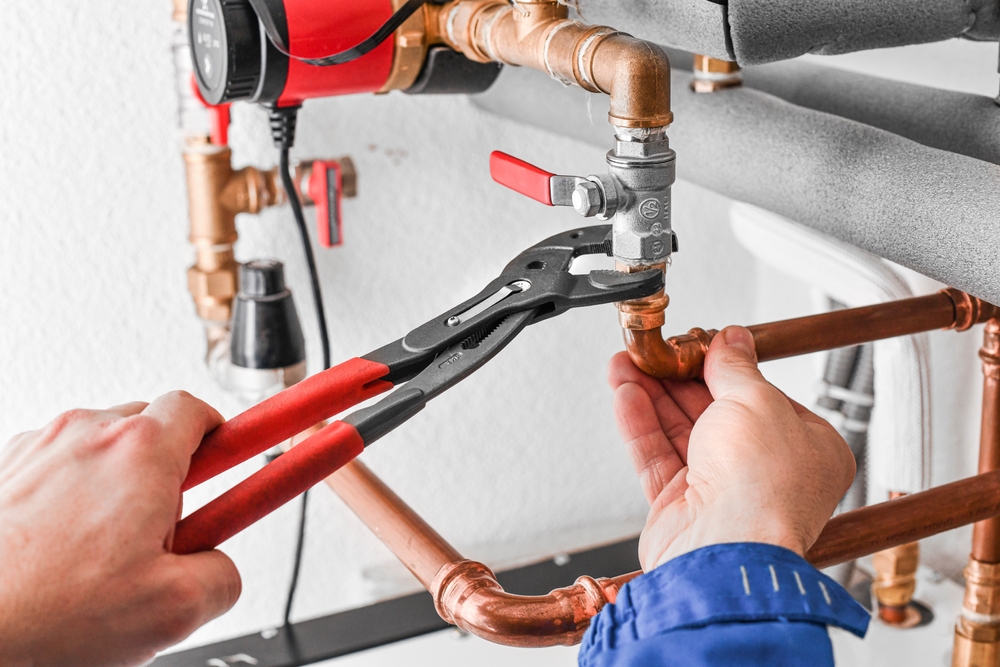 Plumbing,concept,or,service,water,worker.,copper,pipeline,of,a